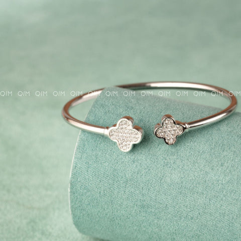 Les Femmes D'Abord Bracelet